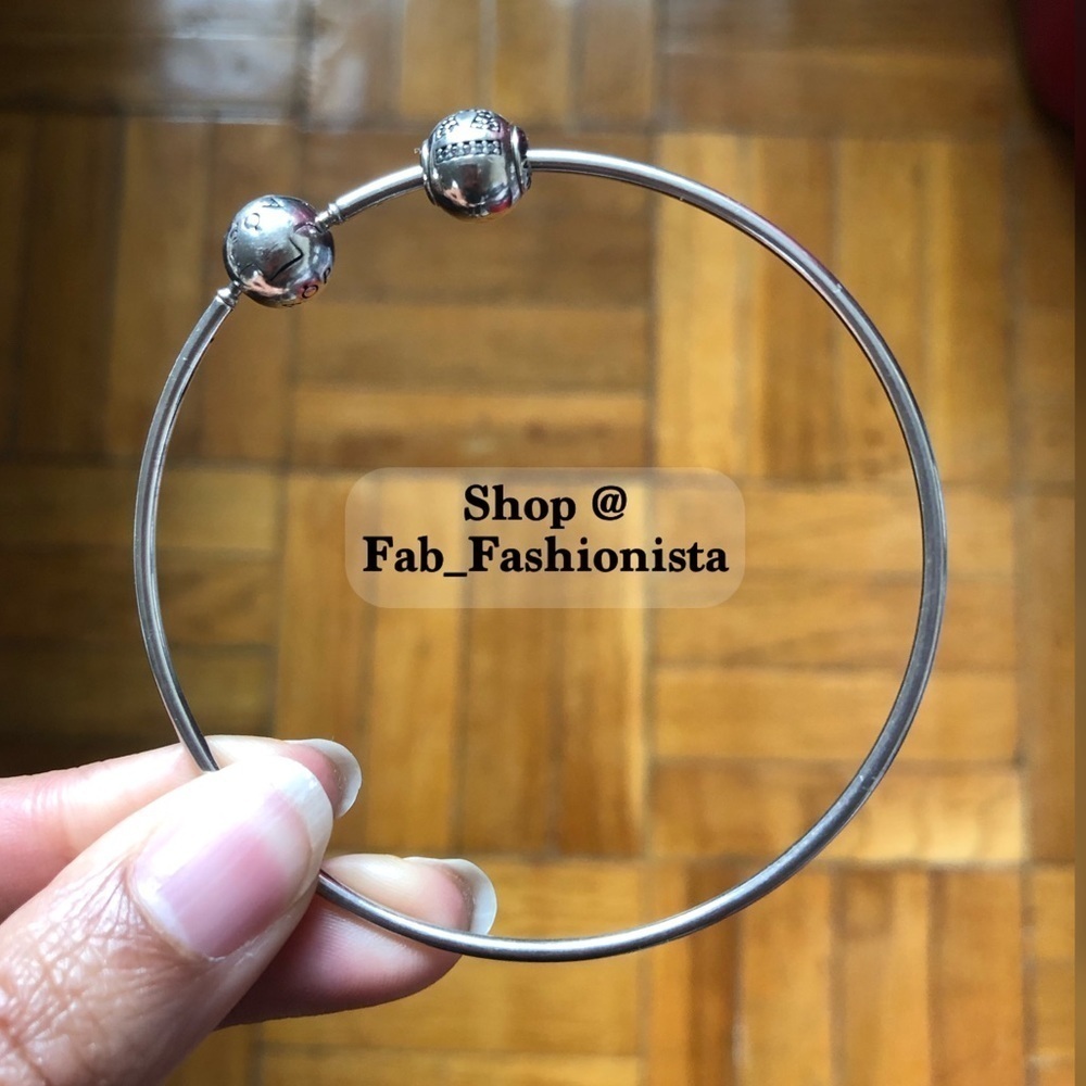 Pandora sterling silver essence bracelet & charm